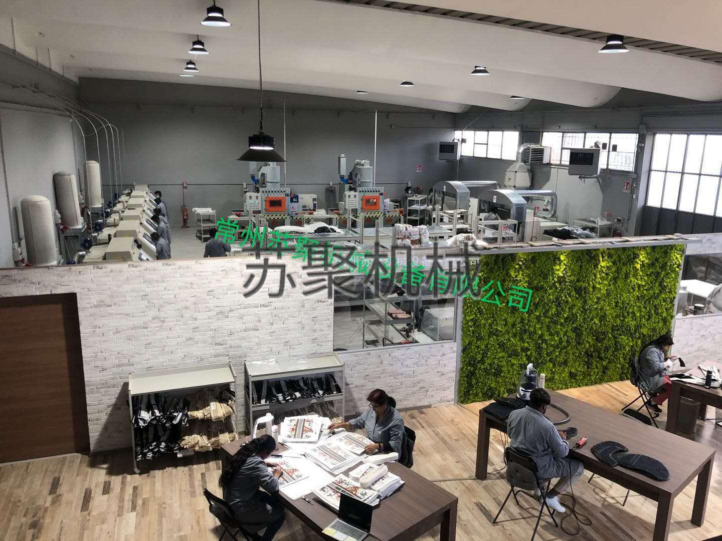 輸送式噴砂機（意大利）客戶使用現(xiàn)場