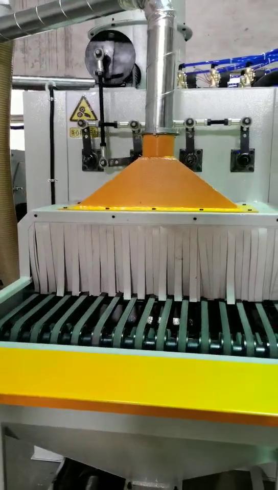 自動(dòng)三角帶輸送式噴砂機(jī)視頻